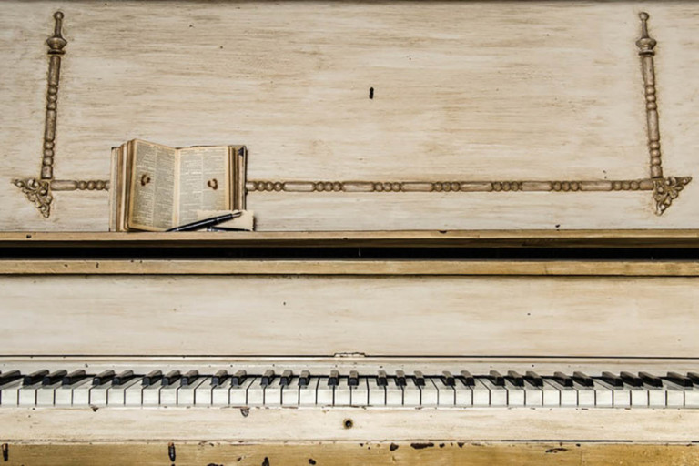 Las características de los pianos según su origen