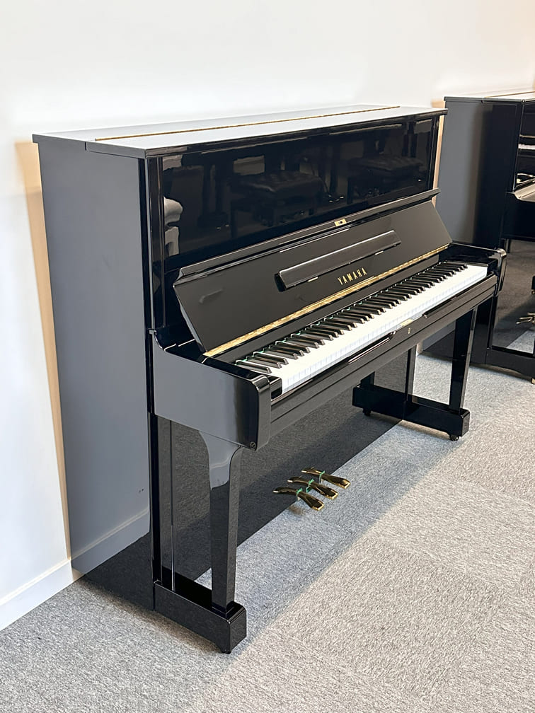 Yamaha U1 4028881