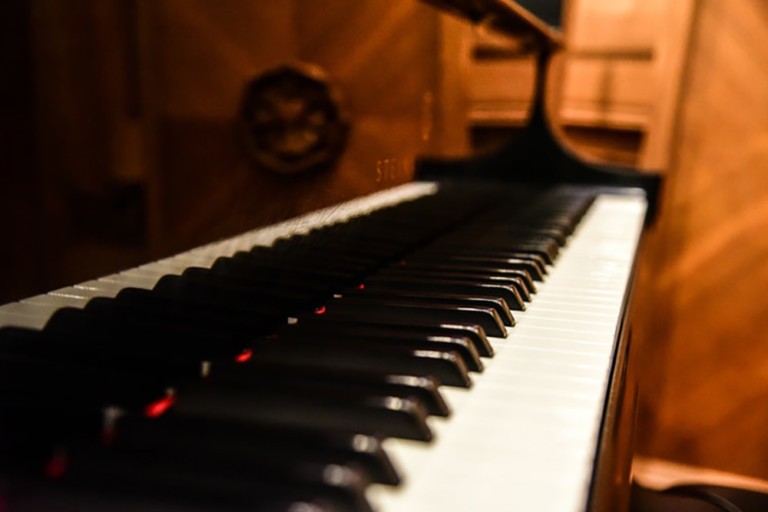 ¿Qué piano elegir? Diferencias entre Steinway&Sons y Yamaha