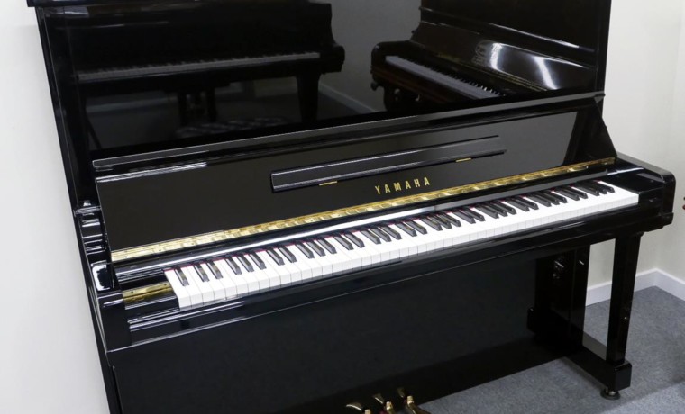 Yamaha U30BL #4464545 plano general piano abierto