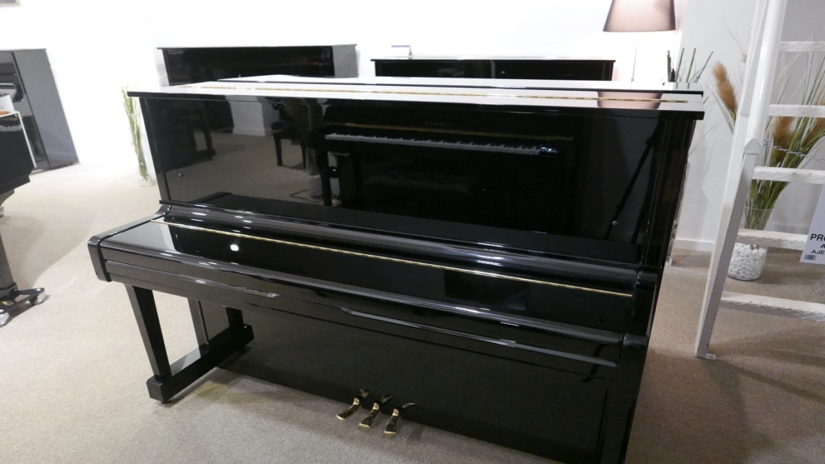 Piano-vertical-Yamaha-U100-5365066-detalle-vista-general-tapa-cerrada-segunda-mano