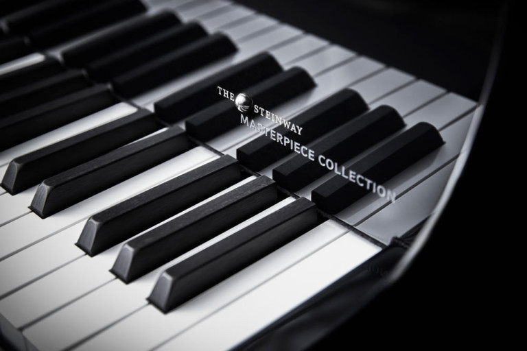 Steinway & Sons Spirio R B211 Black Masterpiece en Hinves Pianos