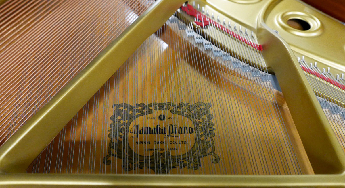 piano de cola Yamaha G2 #4230632 marca tabla armonica cuerdas