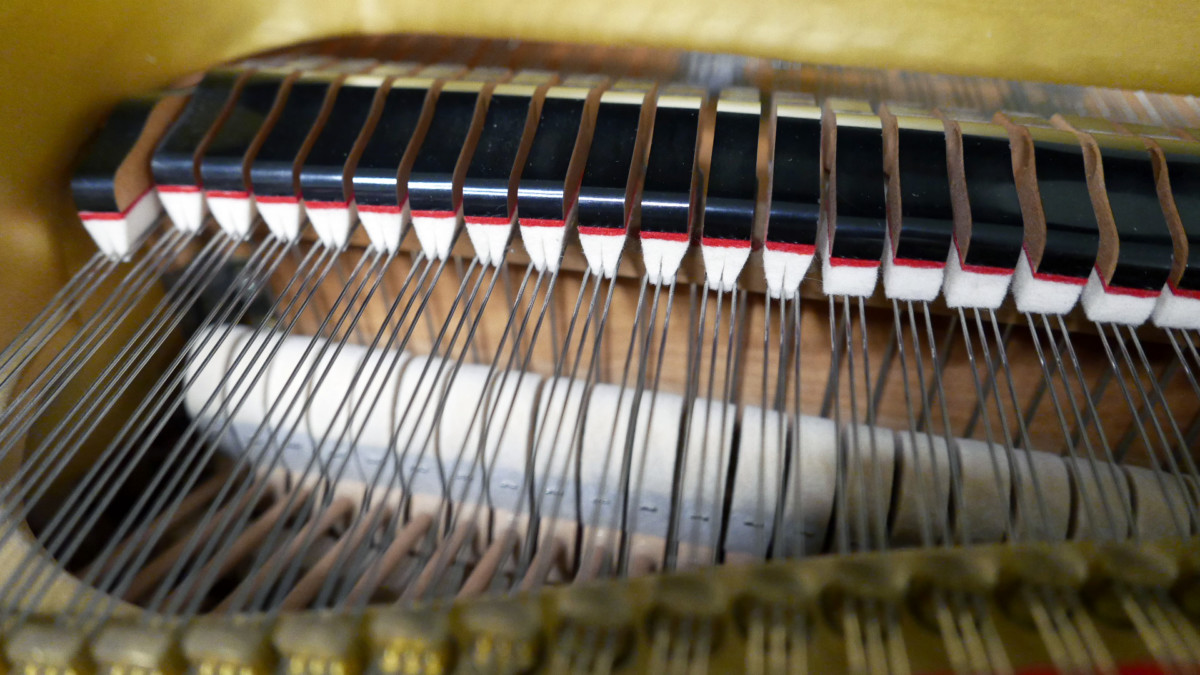 piano de cola Yamaha G2 #4230632 martillos apagadores cuerdas