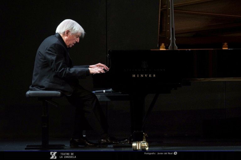 Joaquín Achúcarro visita Hinves en su 75º aniversario como pianista