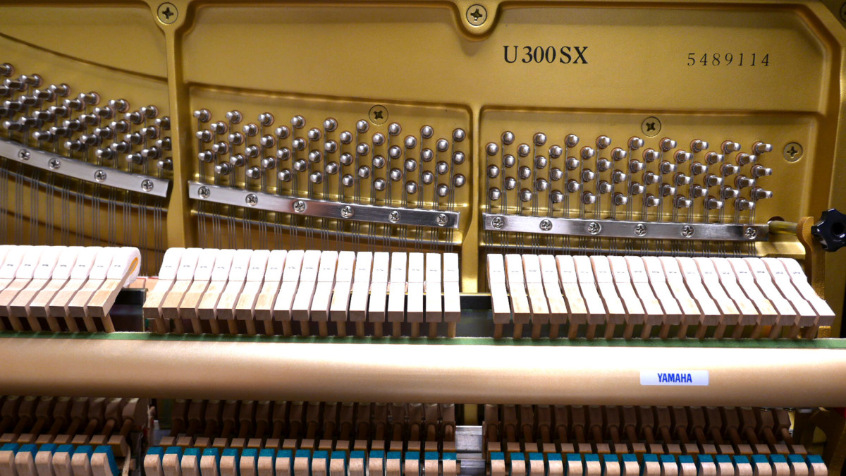 piano vertical Yamaha U300 Silent #5489114 numero de serie modelo arpa martillos cuerdas