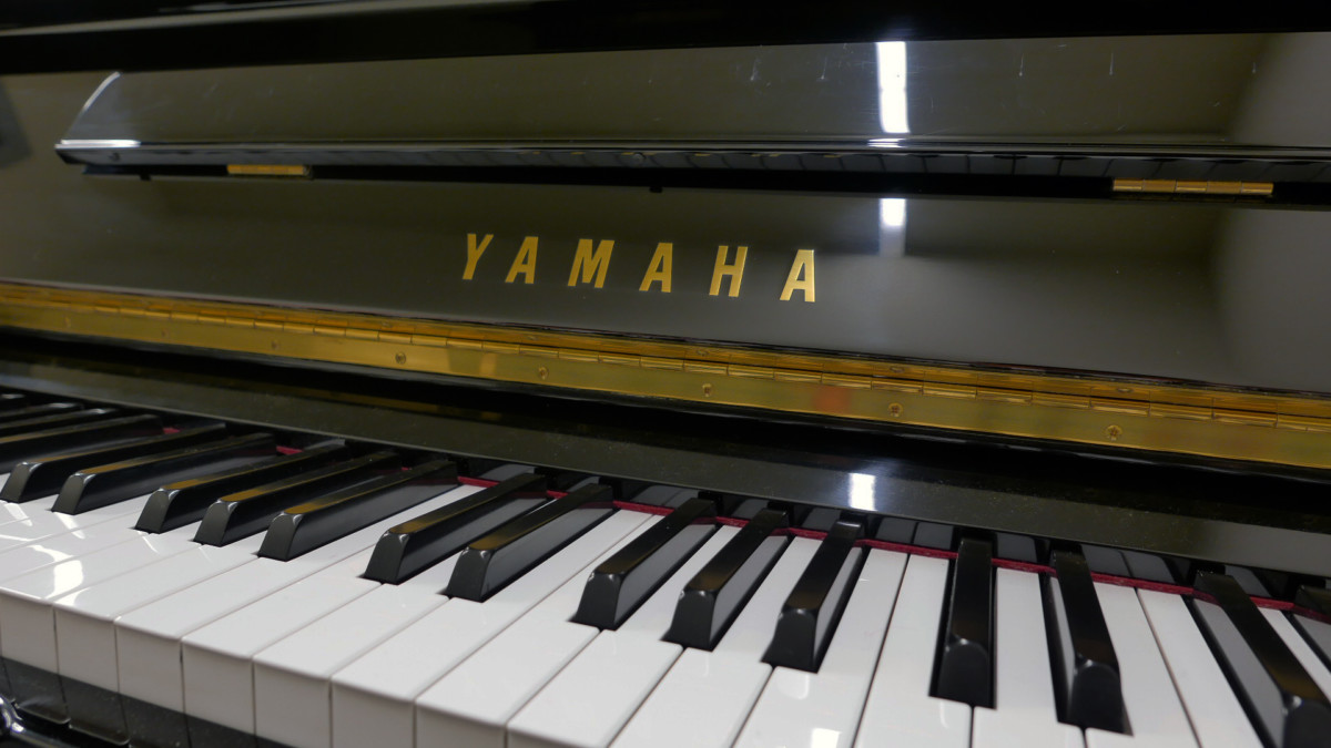 piano vertical Yamaha U100 Silent #5528538 teclado teclas marca