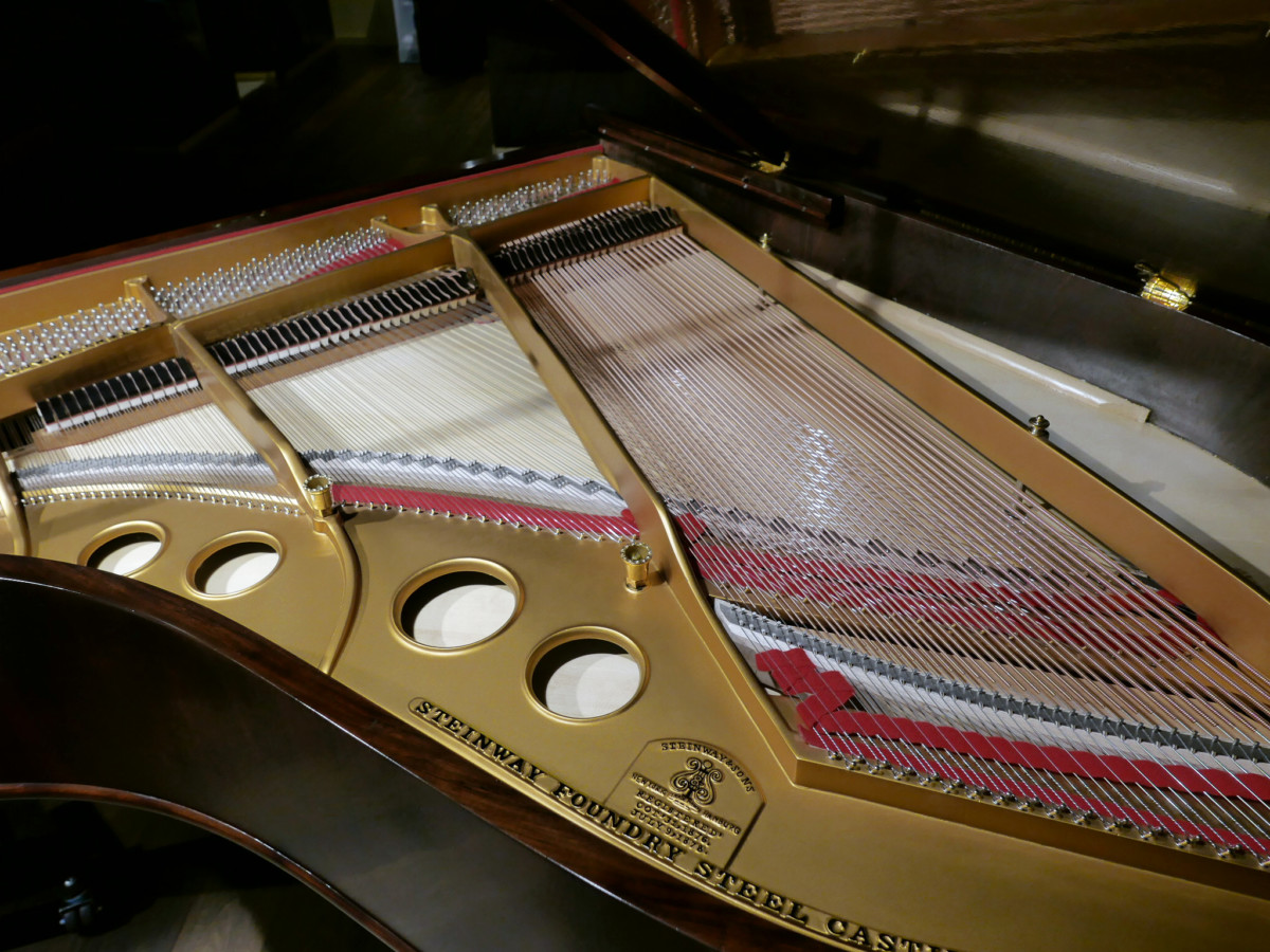 piano de cola Steinway & Sons O180 #109477 vista trasera general interior piano