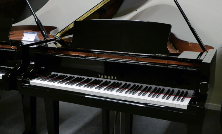piano de cola Yamaha C3X #6349992 plano general tapa abierta