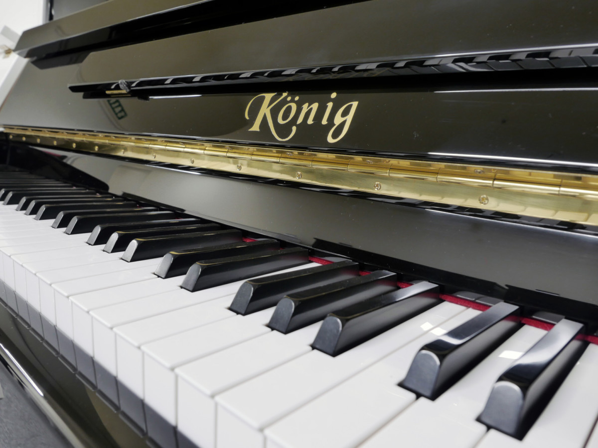 piano vertical König K109 #85785 teclado teclas marca