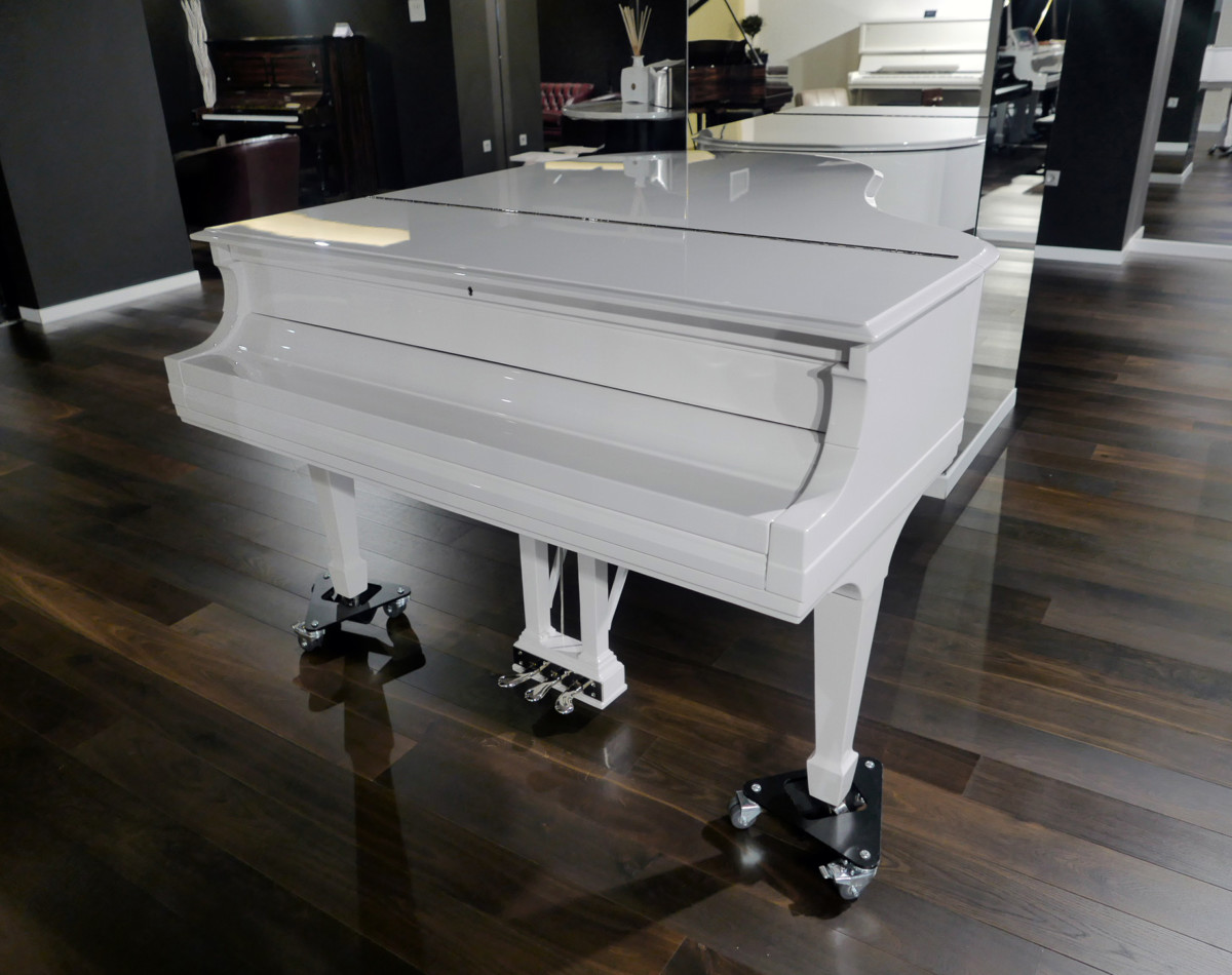 piano de cola Steinway & Sons M170 blanco #173658 vista general tapa cerrada