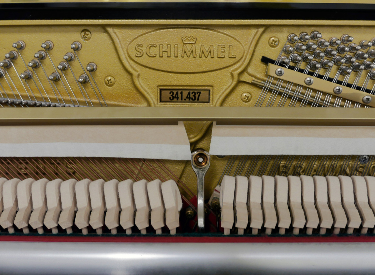 piano vertical Schimmel #341437 numero de serie modelo marca firma