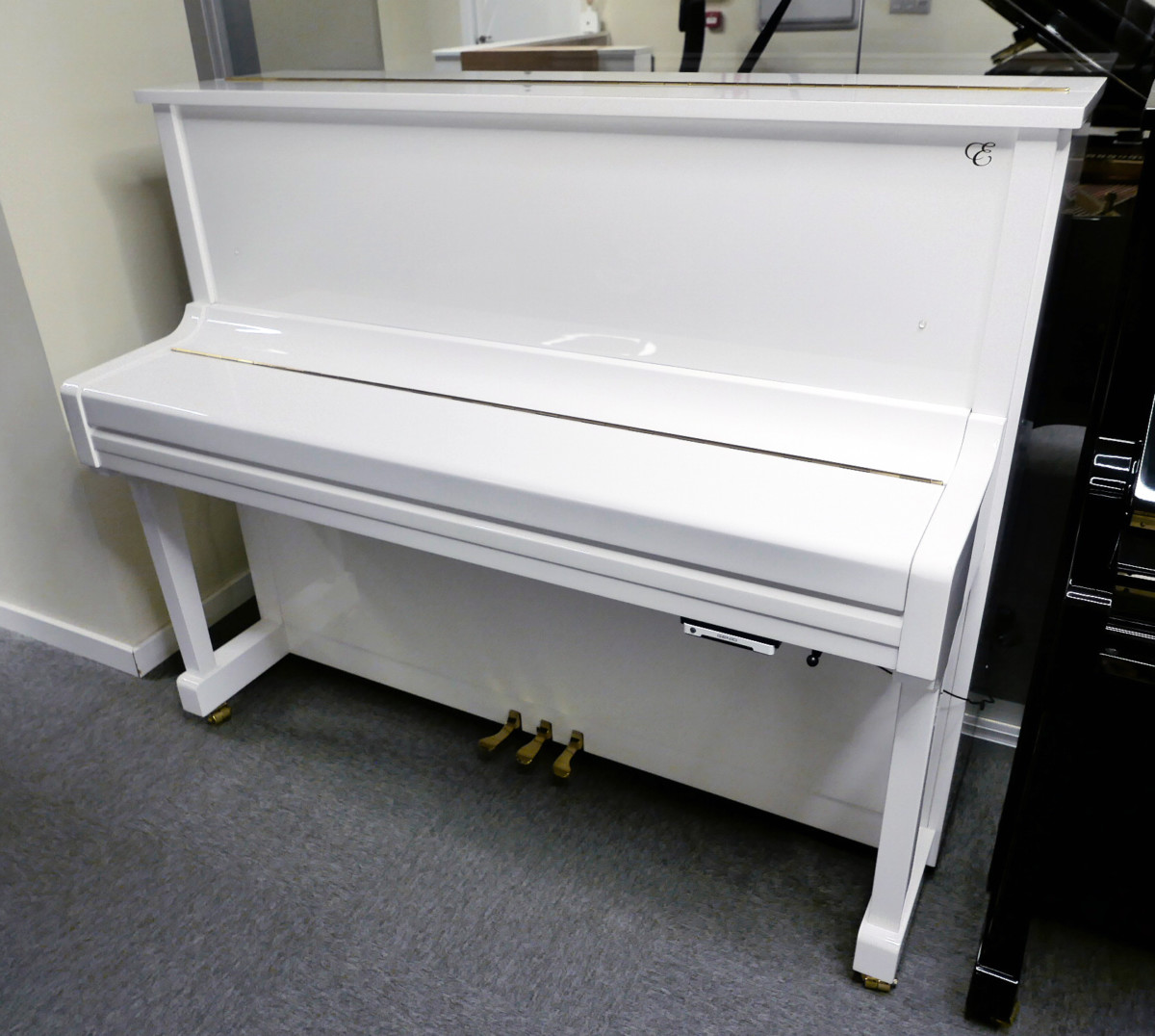piano vertical Essex EUP123 silent blanco #175887 outlet vista general tapa cerrada