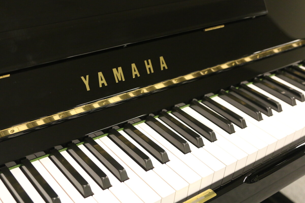 piano-vertical-yamaha-u1-4526676-teclado.jpg