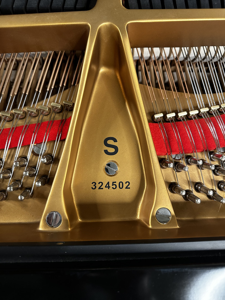 piano cola steinway & sons S155 324502 modelo