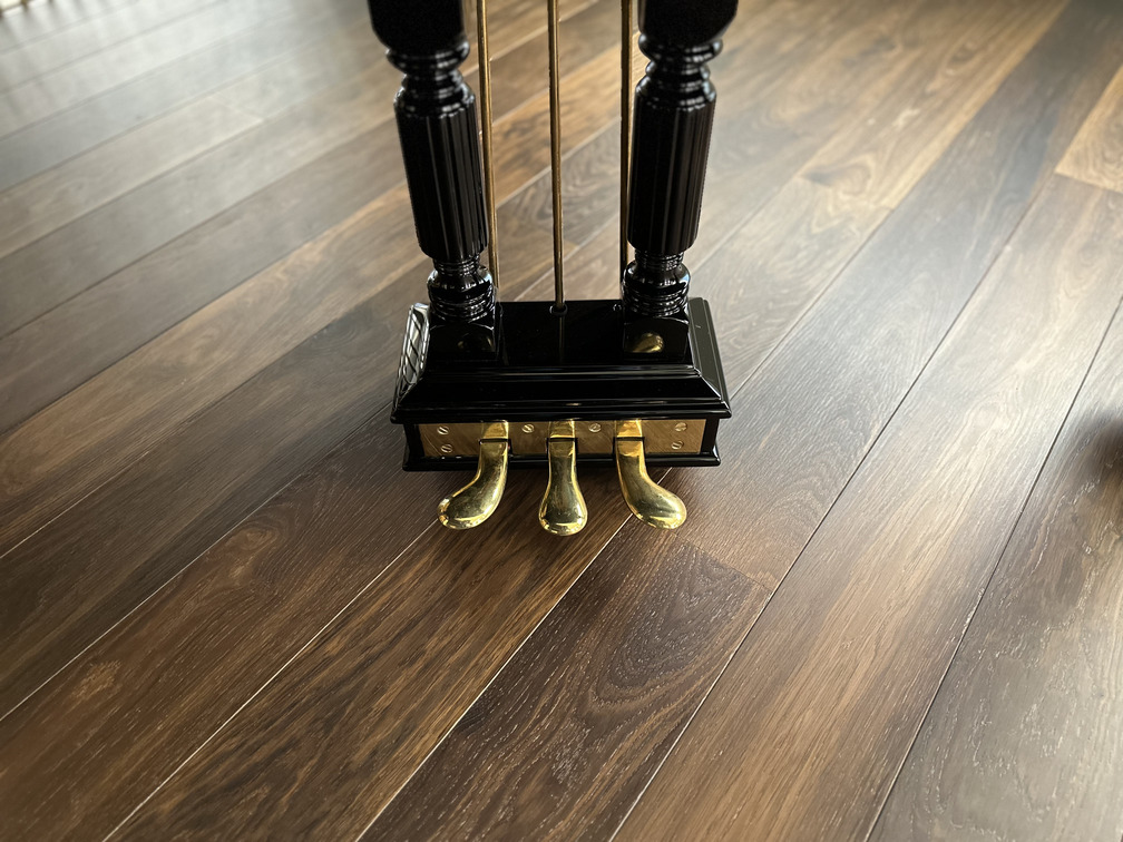 Steinway & sons A185 87874 detalle pedal frontal