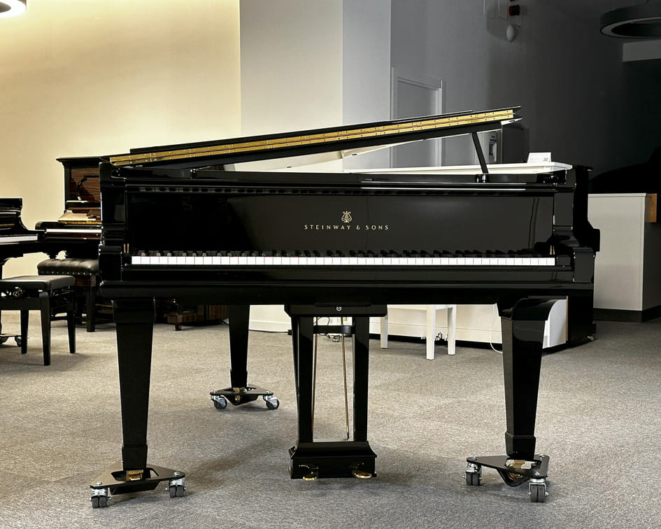 Steinway & Sons A185 88591 plano frontal