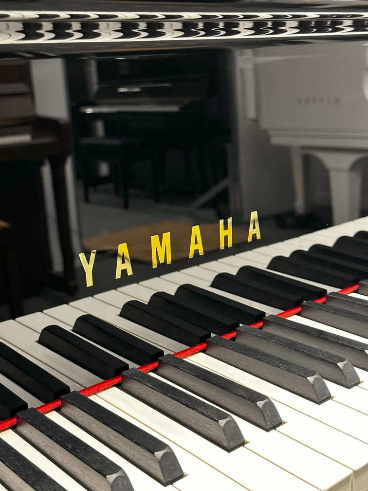 Pianos Yamaha - Hinves Pianos