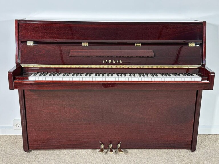 Yamaha M110 #E253495 frontal abierto