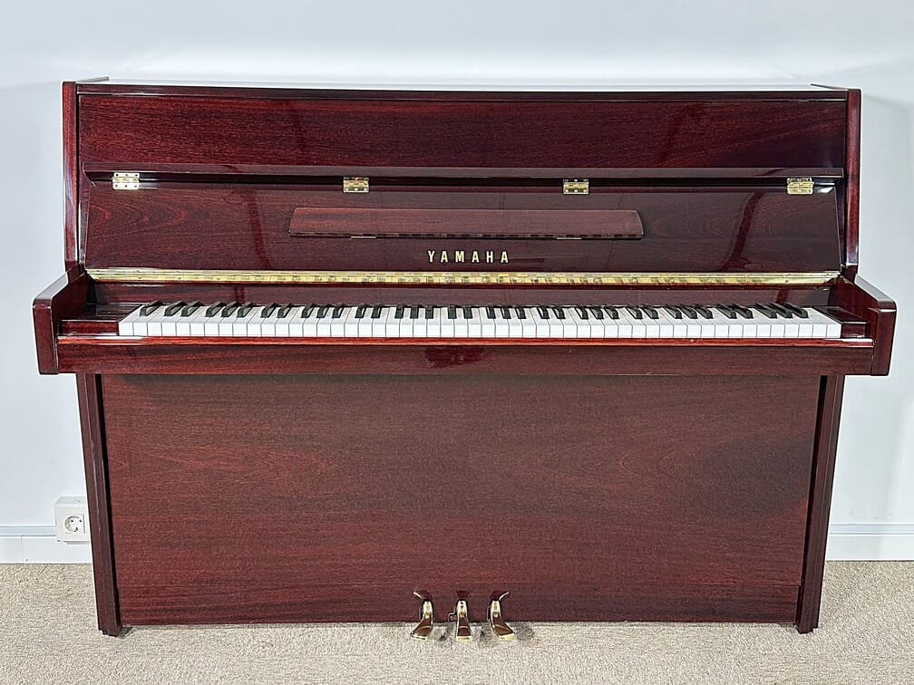 Yamaha M110 #E253495 frontal abierto