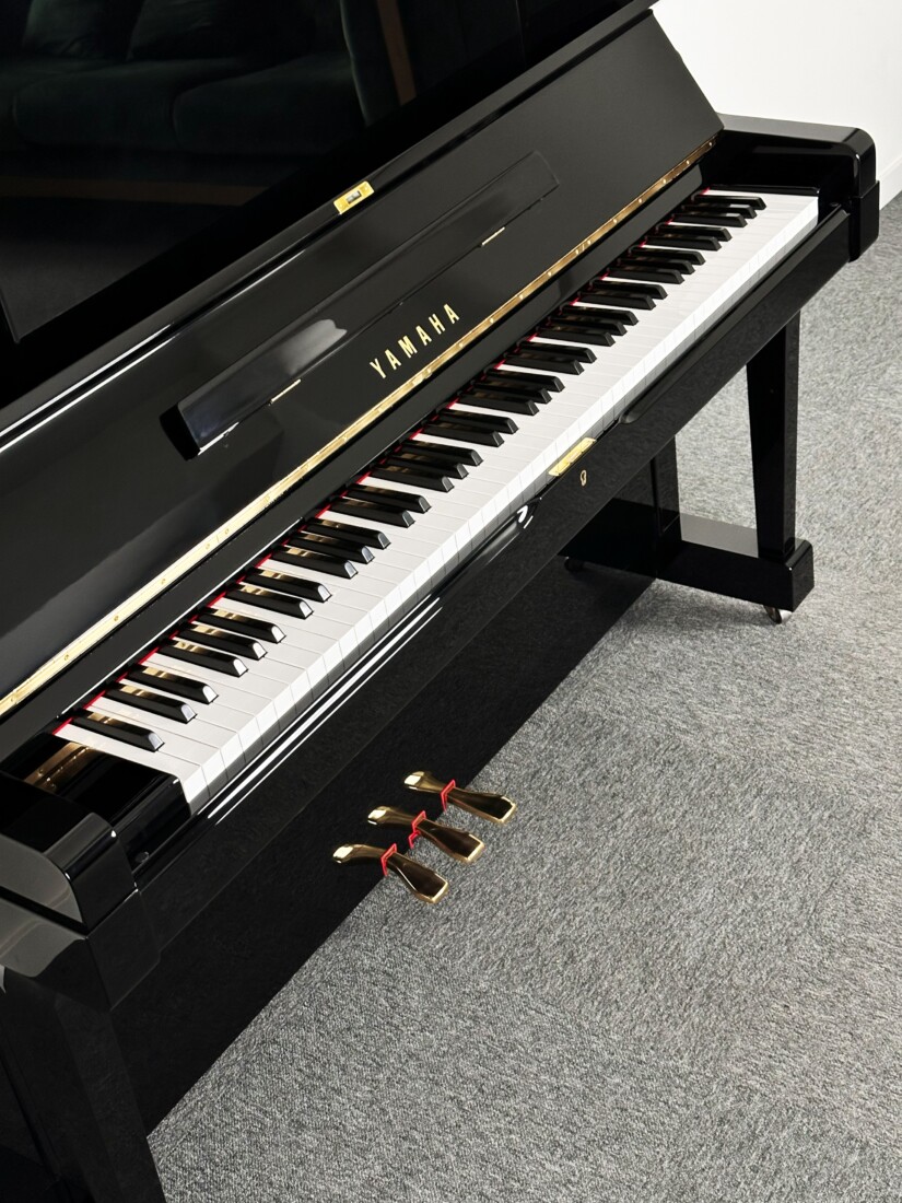 Yamaha UX3 4005258 diagonal teclado segunda mano