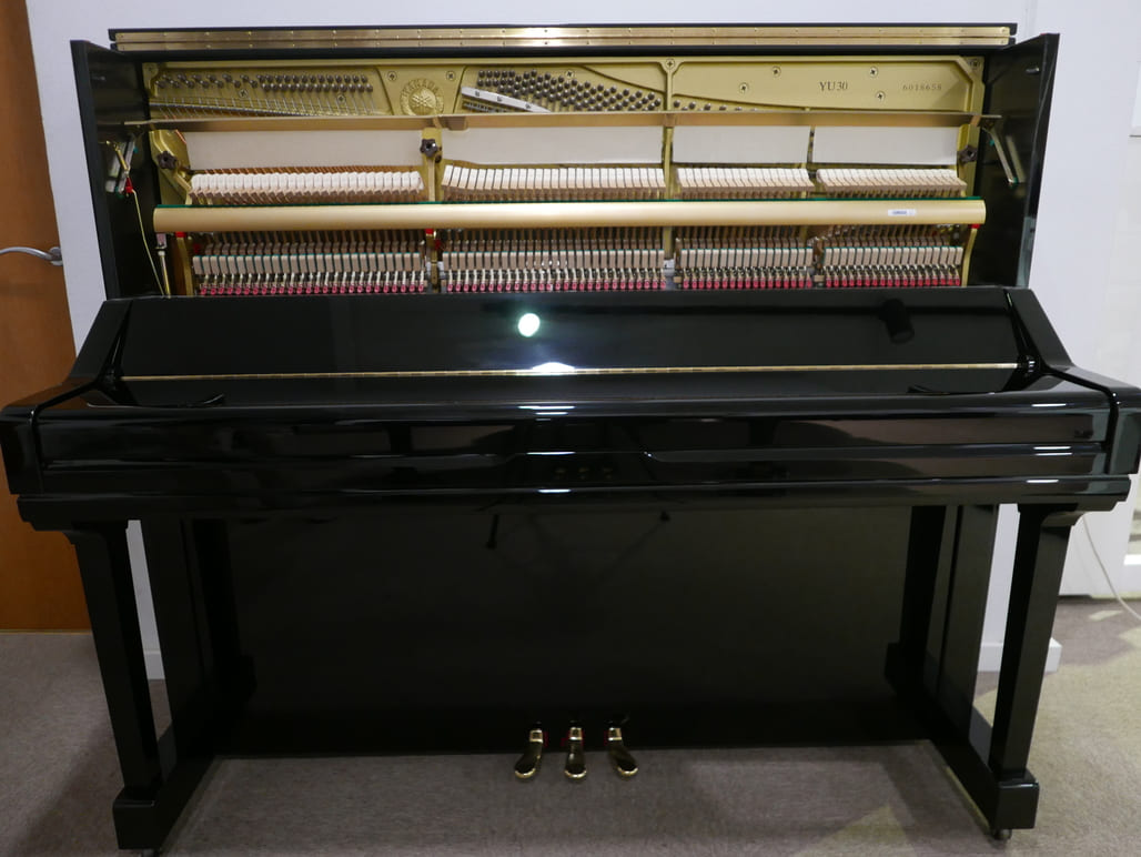 Yamaha YU30 #6018658 frontal mecanismo