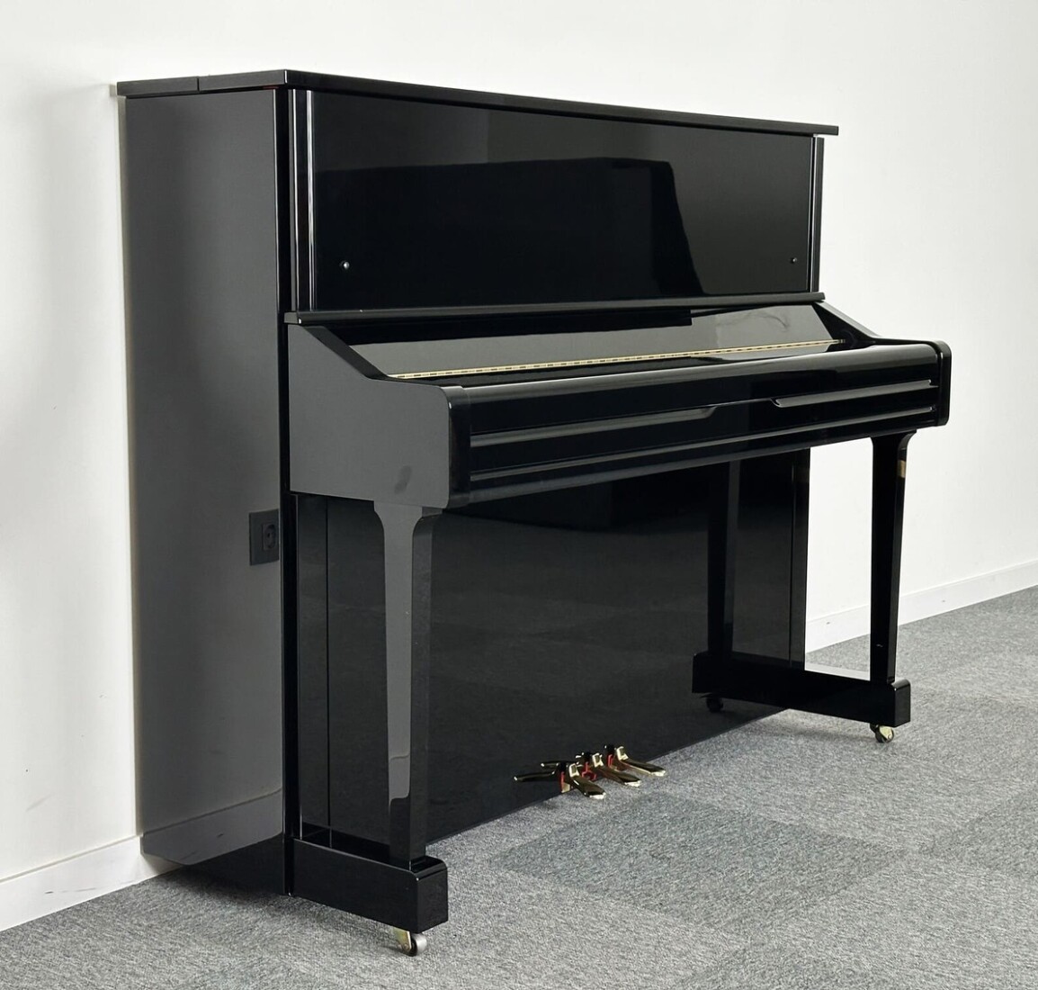 Yamaha YU1 Nº5881212 cerrado