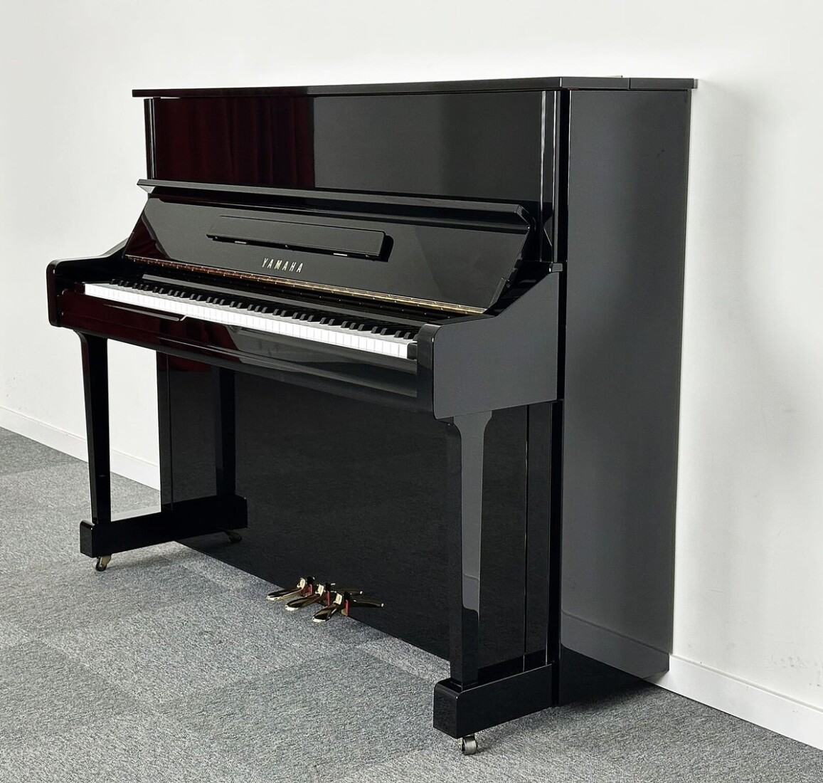 Yamaha YU1 Nº5881212 diagonal