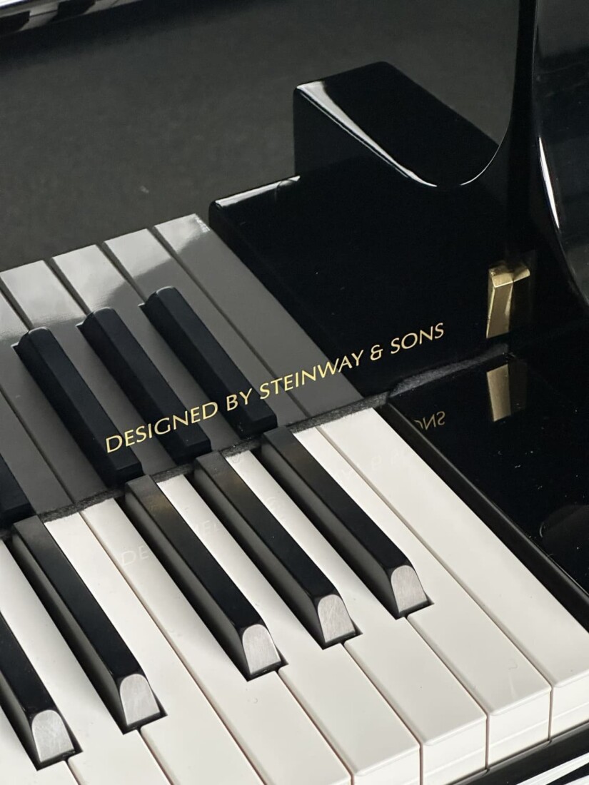 BOSTON GP-163 PEII 207056 designed by steinway & sons