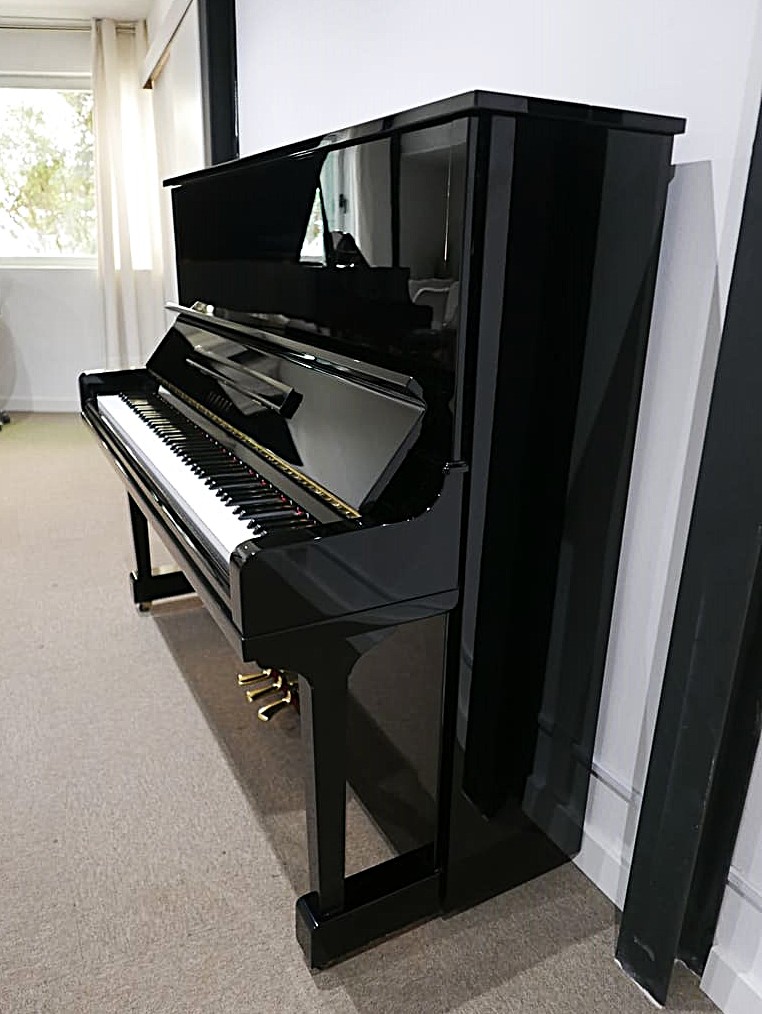 Yamaha U30 #4714610 vista lateral segunda mano