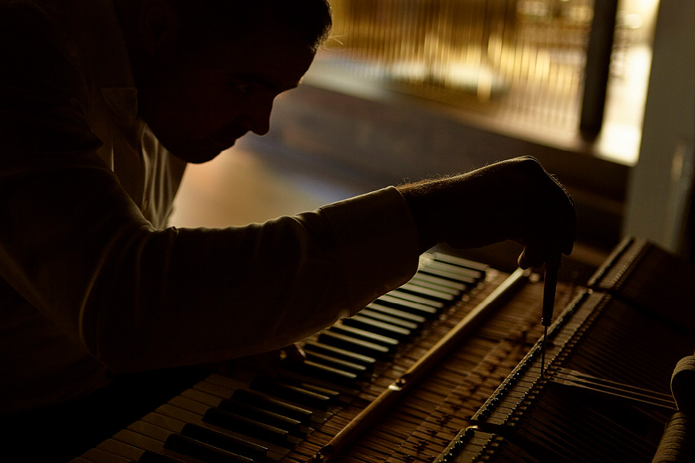 Cómo restaurar un piano antiguo y conservar su valor histórico bajo el sello Hinves